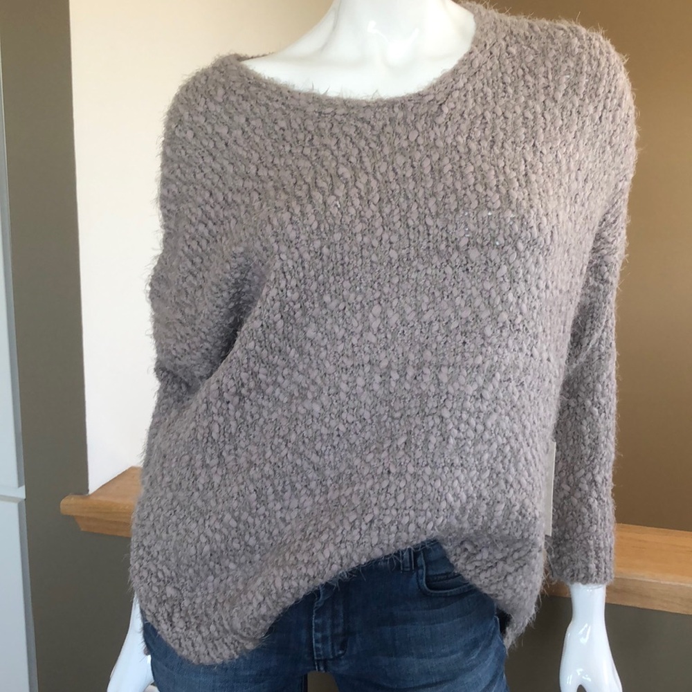 Light taupe grey popcorn v-neck sweater